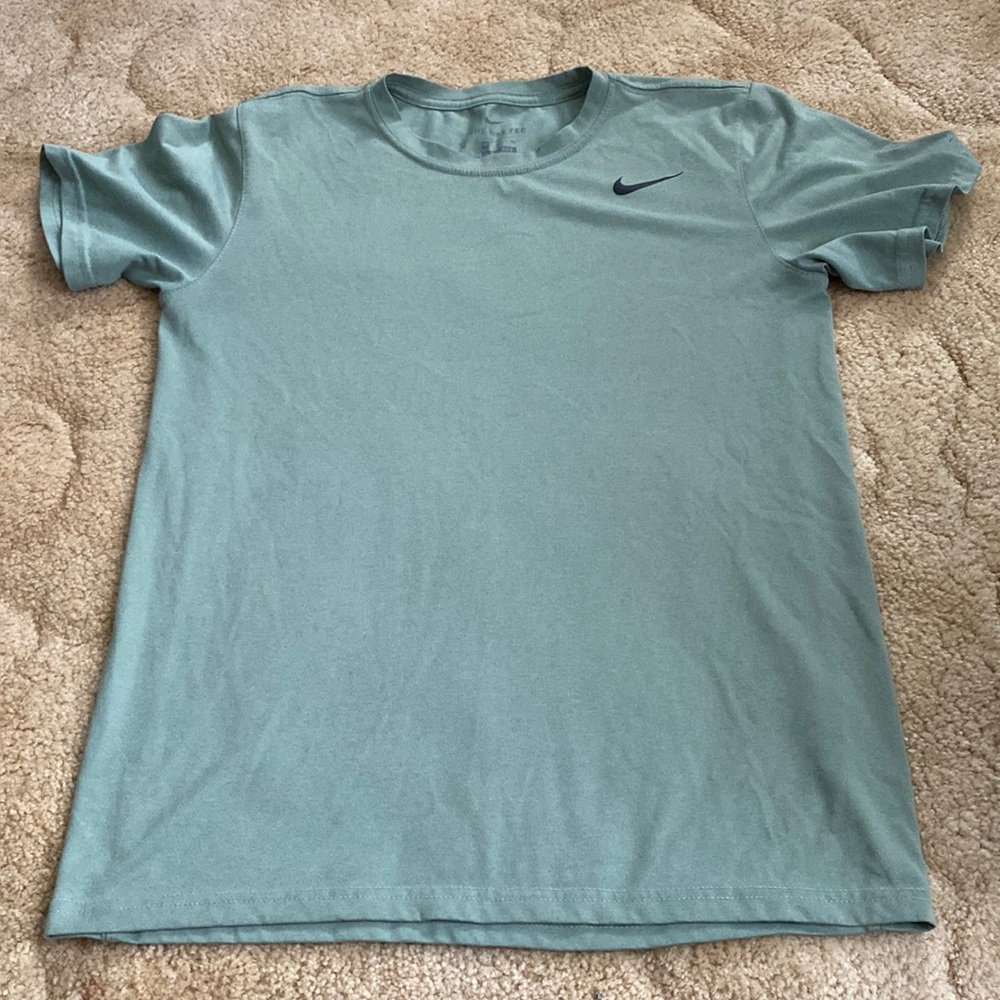 Mens the Nike tee dri-fit color light  green size small